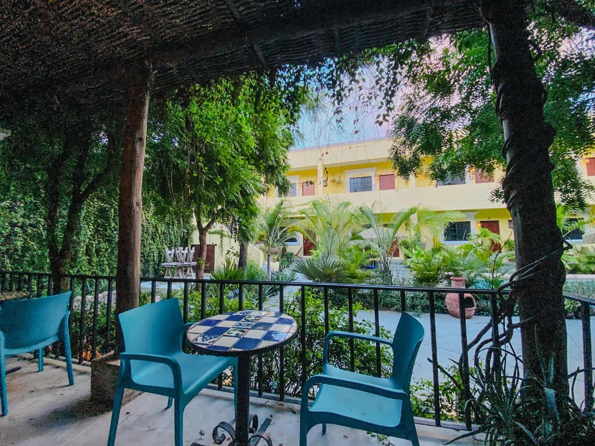 Gallo Azul Hotel, En El Corazon De Todos Santos Bagian luar foto