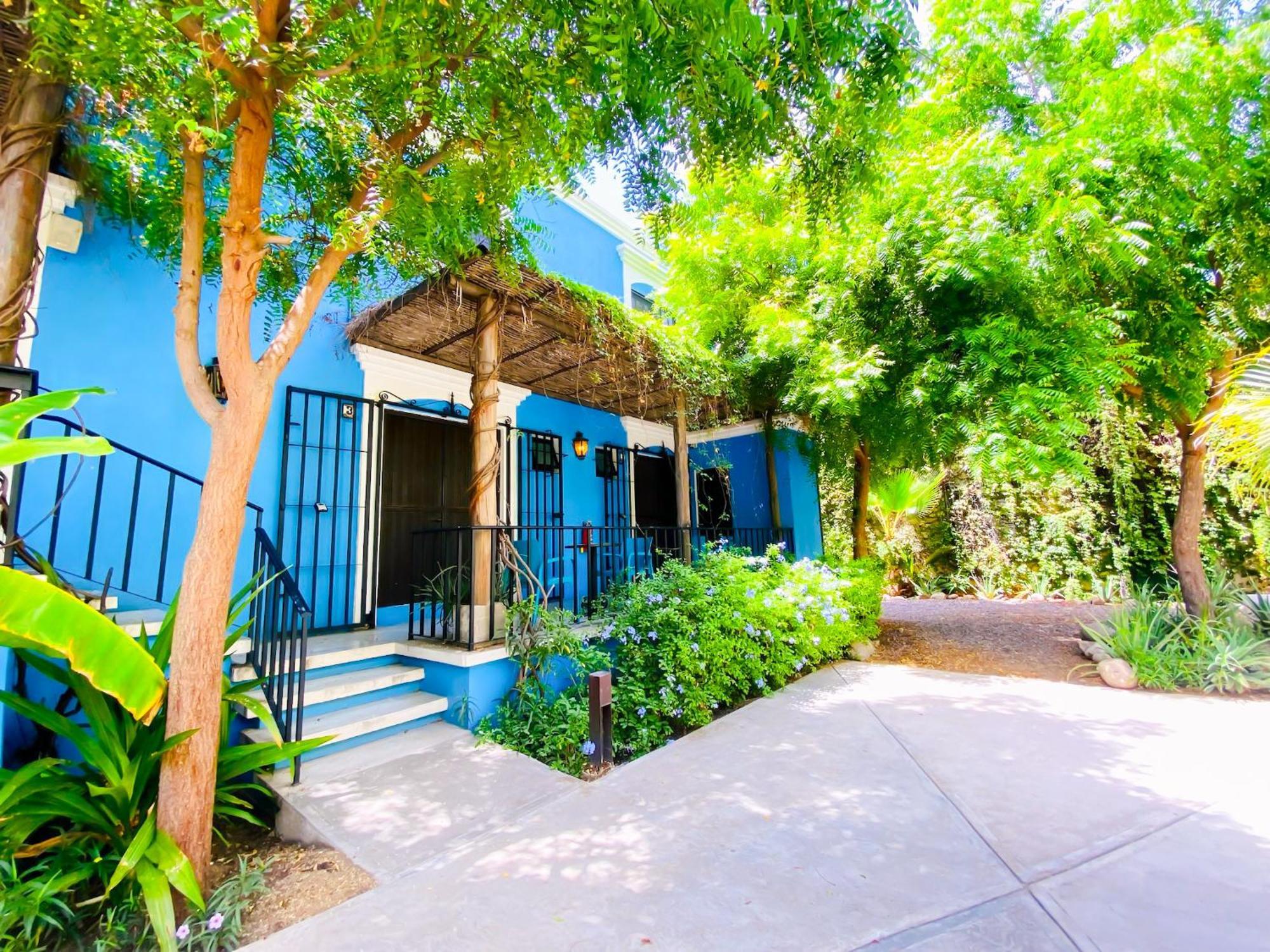 Gallo Azul Hotel, En El Corazon De Todos Santos Bagian luar foto